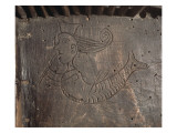 Peigne à myrtilles à décor gravé : sirène couronnée jouant de la trompette