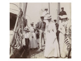 A bord de "la Julie"  personnages sur le pont