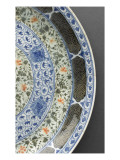 Plat à décor végétal stylisé