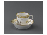 Tasse et soucoupe à chocolat : décor d'une scène de paysanne en grisaille