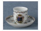 Tasse cylindrique à anse et soucoupe