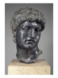 Tête en bronze de l'empereur Néron (54-68)  provient d'une grande statue