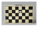 Coffret avec jeu de dames au revers