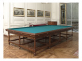 Billard de style Louis XVI avec deux crosses et un jeu de 3 boules en ivoire