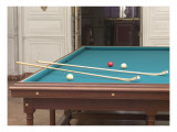 Billard de style Louis XVI avec deux crosses et un jeu de 3 boules en ivoire