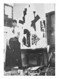 Picasso in Front of "Man Leaning on a Table" Running