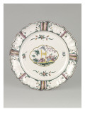 Assiette à décor polychrome 