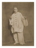 Pierrot tenant une pièce de monnaie