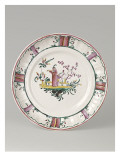 Assiette à décor polychrome 