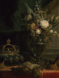 Reine Marie-Antoinette assise  en manteau bleu et robe blanche  tenant un livre à la main