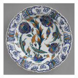 Plat aux trois fleurons