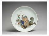Plat rond sur petit pied  avec Zhong Kui sur un animal fantastique