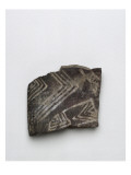 Tesson fragment de bord de coupe avec décor (chevrons emboités & motif curv