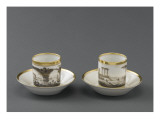Deux tasses et soucoupes à café : décor de paysages en grisaille
