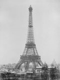 La Tour Eiffel quasiment achevée