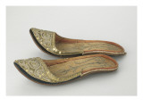 Deux mules de femme en velours