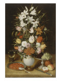 Vase de fleurs  avec coupe de fruits et verre d'eau