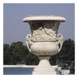 Terrasse  côté jardins : le vase de la Guerre (allégorie de la soumission de l'Espagne et de la