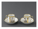 Deux tasses et soucoupes à café : décor de paysage en grisaille