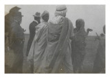 Voyage en Algérie : Edmond Evenepoël avec un parapluie noir  un autre homme