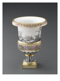 Vases Médicis : décor de scènes paysannes en grisaille