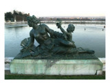 Vue du parc: Parterre d'eau  bassin nord  margelle sud : Nymphe allongée  appuyée sur un