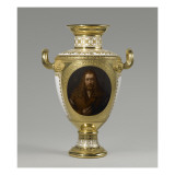 Vase (d'une paire) à deux anses  décor or sur fond blanc ; cartel: Autoportrait d'Albrecht Dürer