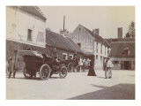 Villers-Cotterêts  automobile  dans la cour