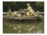 Vue du parc: bassin de Flore (de la suite des bassins des Quatre Saisons) : l'île du Printemps 