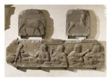 Trois éléments du décor sculpté du temple d'Assos: métope : centaure / sanglier / élément