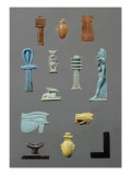 Djed  oudjat jaune  coeur  Ankh  oudjat bleu  Bès  Isis  deux plumes cornaline  lièvre  équerre