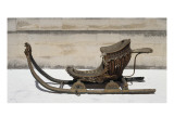 Traineau " aux roseaux " caisse en carton bouilli en forme de coquille ornée à relief d'éléments