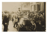Fonds René de Knyff : René de Knyff au départ de la course Nice-Marseille en 1900  sur sa Panhard