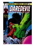 Daredevil 163 Cover: Hulk and Daredevil Fighting
