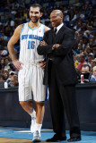 Cleveland Cavaliers v New Orleans Hornets: Peja Stojakovic and Byron Scott