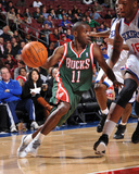 Milwaukee Bucks v Philadelphia 76ers: Earl Boykins and Marreese Speights