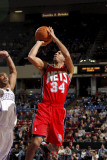 New Jersey Nets v Sacramento Kings: Devin Harris and Luther Head