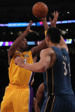 Washington Wizards v Los Angeles Lakers: Kobe Bryant and Yi Jianlian