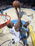 New Orleans Hornets v Oklahoma City Thunder: Kevin Durant and Emeka Okafor