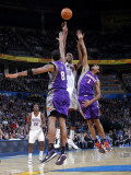 Phoenix Suns v Oklahoma City Thunder: Kevin Durant  Channing Frye and Josh Childress