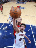 New Jersey Nets v Atlanta Hawks: Zaza Pachulia and Brook Lopez
