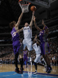 Phoenix Suns v Dallas Mavericks: Jose Juan Barea  Robin Lopez and Channing Frye