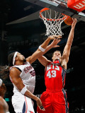 New Jersey Nets v Atlanta Hawks: Etan Thomas and Kris Humphries