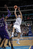 Phoenix Suns v Dallas Mavericks: Dirk Nowitzki and Hakim Warrick