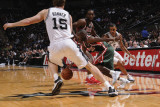 Milwaukee Bucks v San Antonio Spurs: Earl Boykins and Matt Bonner