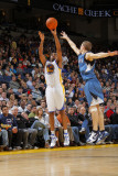 Minnesota Timberwolves v Golden State Warriors: Reggie Williams and Luke Ridnour