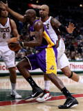 Los Angeles Lakers v Milwaukee Bucks: Lamar Odom and Drew Gooden