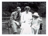 Virginia Woolf with Clive and Julian Bell  1910