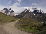 Park Road Past Lago Nordenskjold and Cuernos Massif