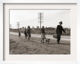 Homeless Migrant Family of Seven  Walking the Highway from Phoenix  Arizona  1939